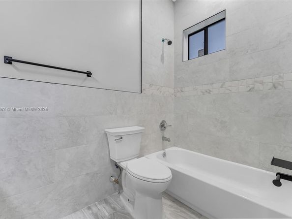 1962 NW 107th St, Miami FL 33167