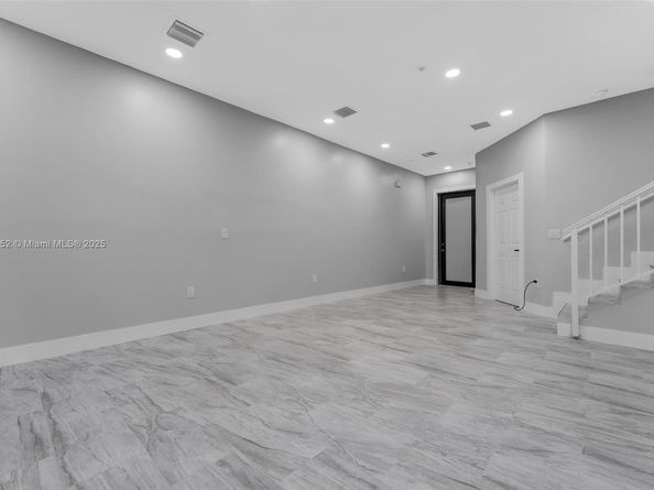 1962 NW 107th St, Miami FL 33167