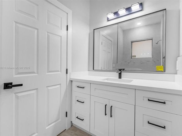 1962 NW 107th St, Miami FL 33167