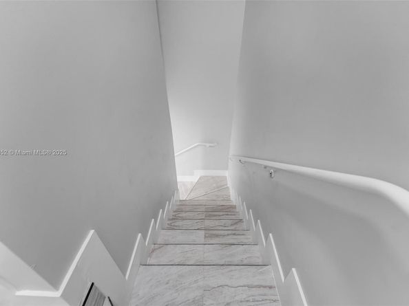 1962 NW 107th St, Miami FL 33167