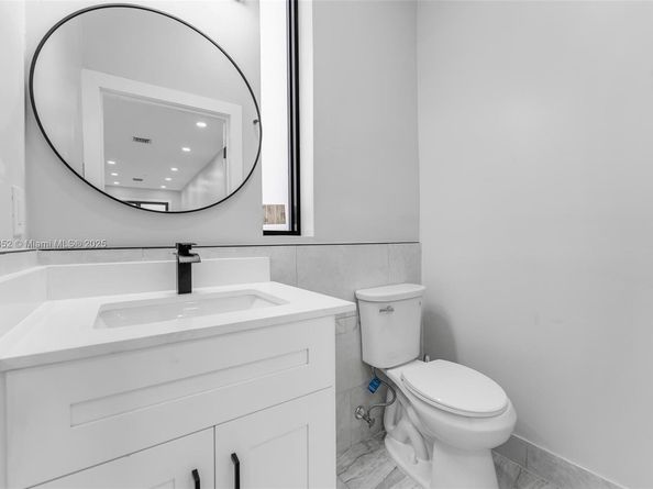 1962 NW 107th St, Miami FL 33167