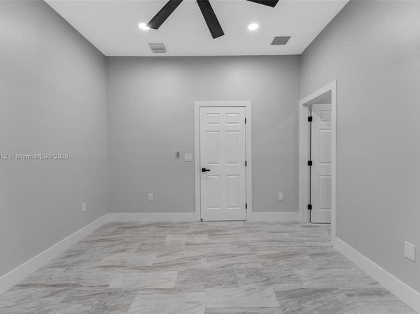 1962 NW 107th St, Miami FL 33167