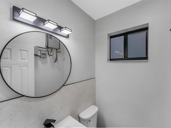 1962 NW 107th St, Miami FL 33167