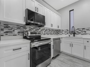 1962 NW 107th St, Miami FL 33167