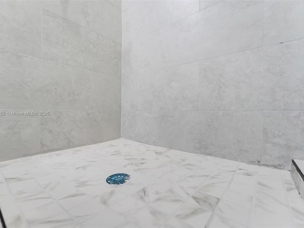 1962 NW 107th St, Miami FL 33167