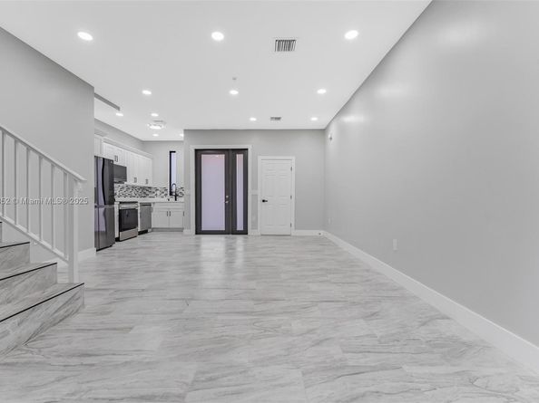 1962 NW 107th St, Miami FL 33167