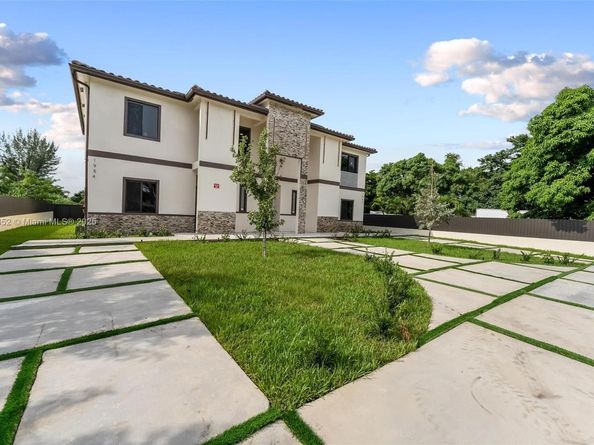 1962 NW 107th St, Miami FL 33167