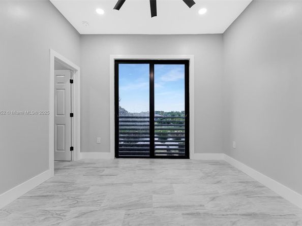 1962 NW 107th St, Miami FL 33167