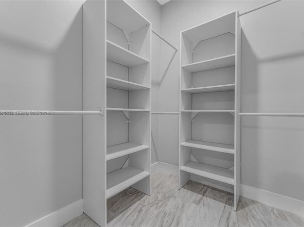 1962 NW 107th St, Miami FL 33167