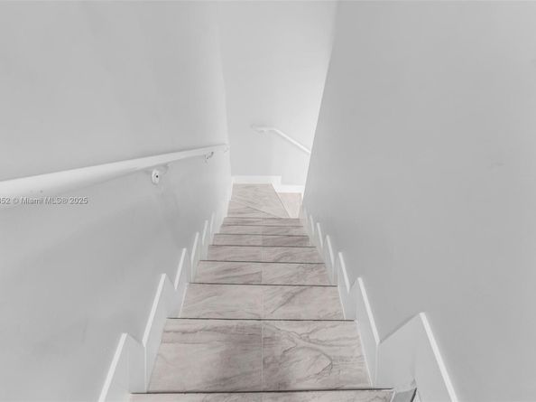 1962 NW 107th St, Miami FL 33167