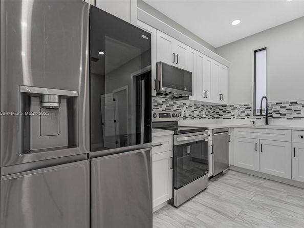 1962 NW 107th St, Miami FL 33167