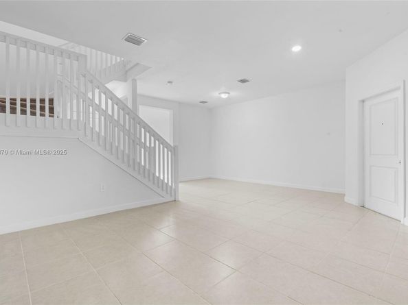 12428 NW 23rd Ct, Miami FL 33167