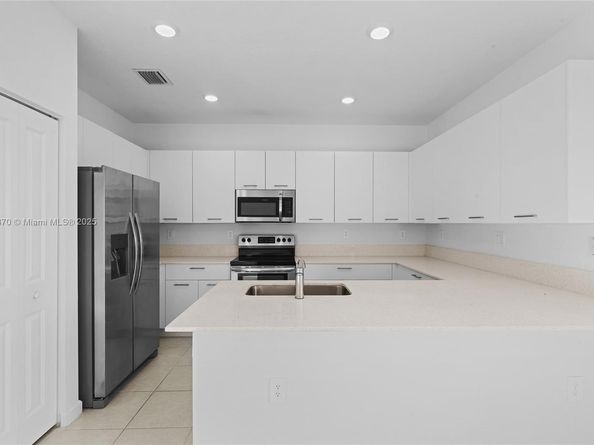 12428 NW 23rd Ct, Miami FL 33167