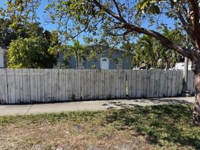 3700 SW 56TH Ave, West Park FL 33023