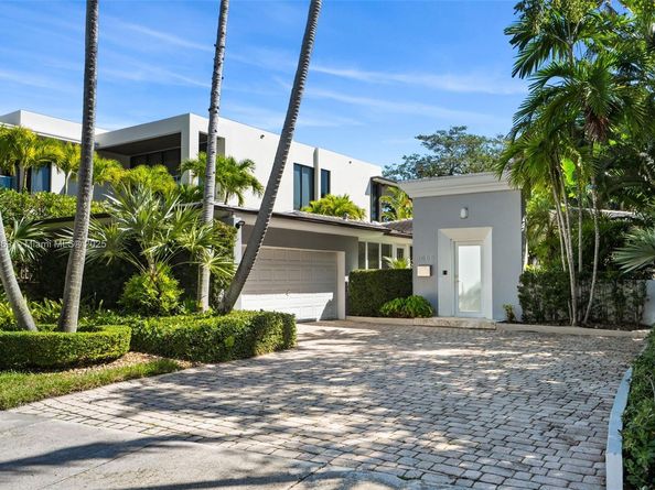 5055 N Bay Rd, Miami Beach FL 33140