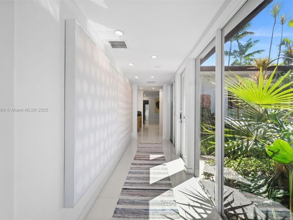 5055 N Bay Rd, Miami Beach FL 33140