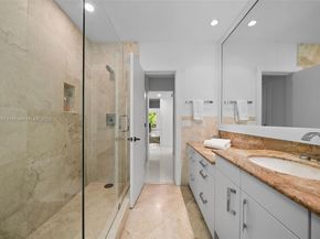 5055 N Bay Rd, Miami Beach FL 33140