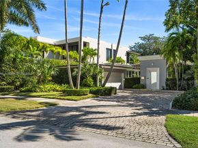 5055 N Bay Rd, Miami Beach FL 33140