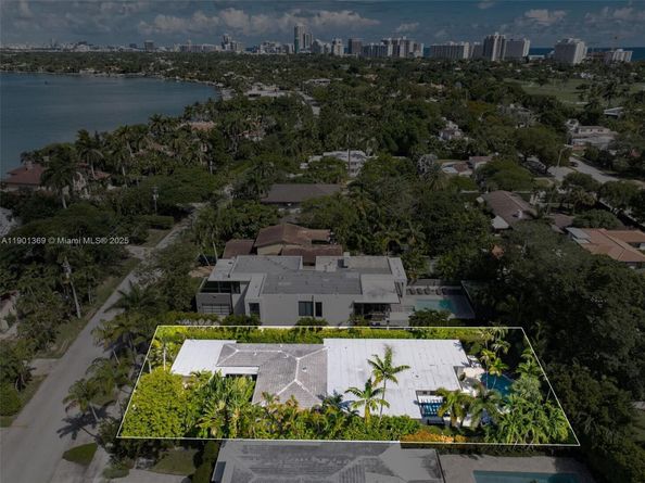 5055 N Bay Rd, Miami Beach FL 33140