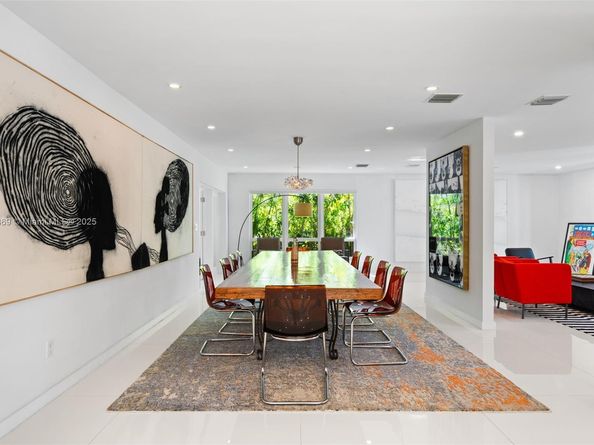 5055 N Bay Rd, Miami Beach FL 33140