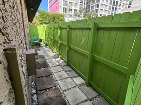 118 NW 24th St, Miami FL 33127