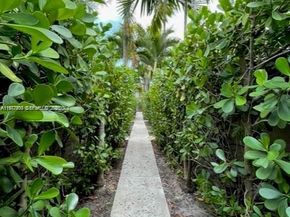 118 NW 24th St, Miami FL 33127