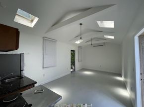 118 NW 24th St, Miami FL 33127