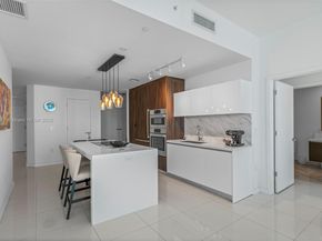 851 NE 1st Ave 3707, Miami FL 33132