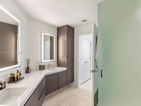 851 NE 1st Ave 3707, Miami FL 33132