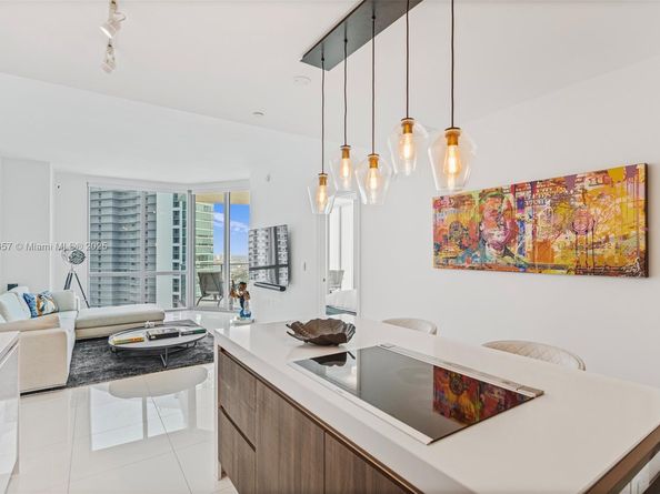 851 NE 1st Ave 3707, Miami FL 33132