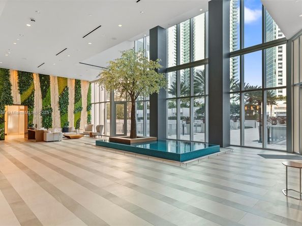 851 NE 1st Ave 3707, Miami FL 33132