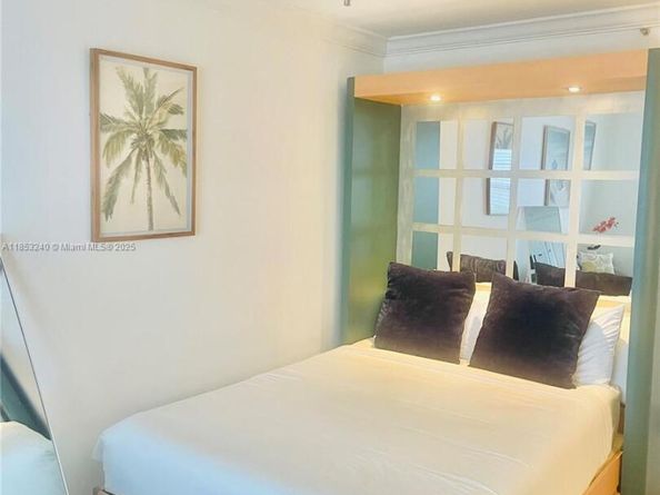 335 Ocean Dr 335, Miami Beach FL 33139