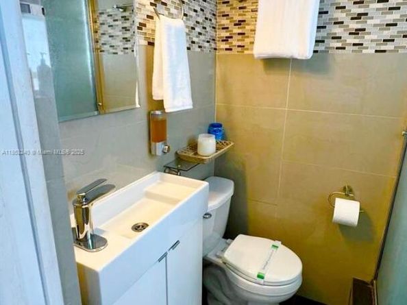 335 Ocean Dr 335, Miami Beach FL 33139