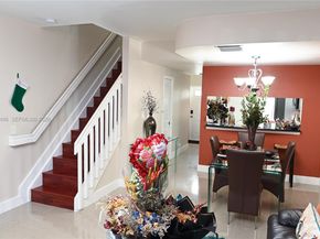 16761 Hemingway Dr, Weston FL 33326