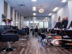 16761 Hemingway Dr, Weston FL 33326