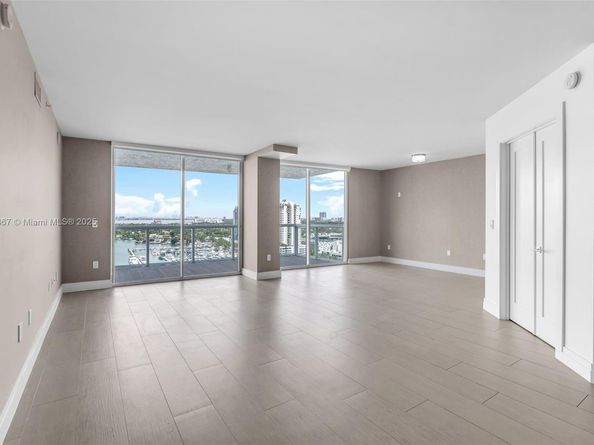 10 Venetian Way 1903, Miami Beach FL 33139