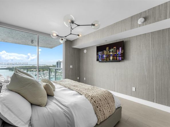 10 Venetian Way 1903, Miami Beach FL 33139