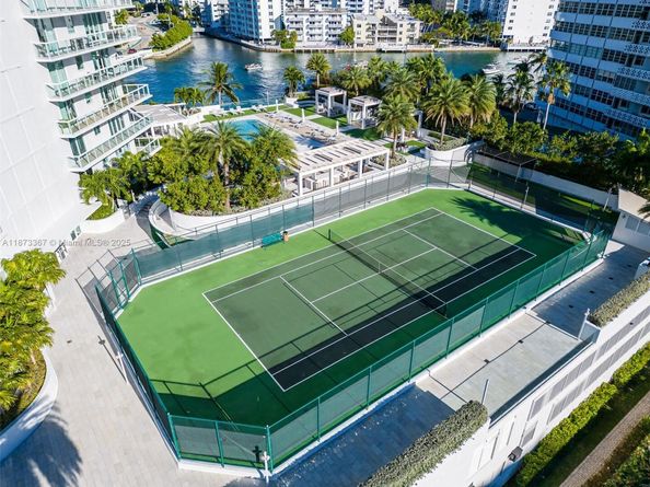 10 Venetian Way 1903, Miami Beach FL 33139