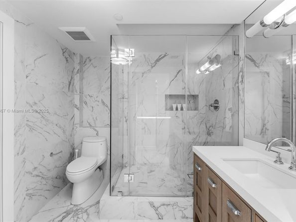 10 Venetian Way 1903, Miami Beach FL 33139