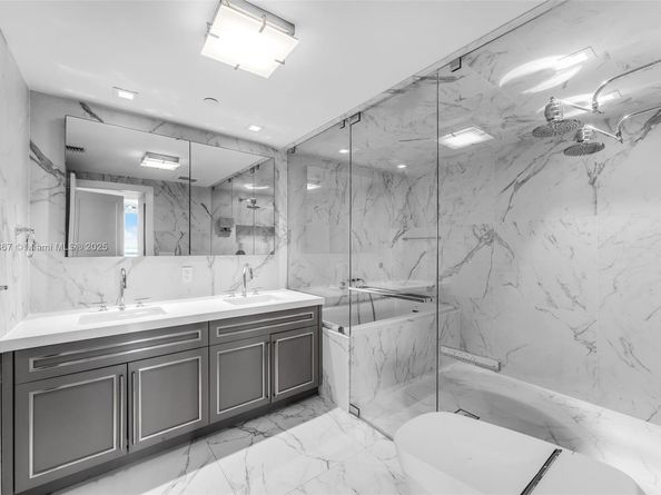 10 Venetian Way 1903, Miami Beach FL 33139