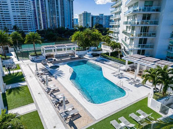 10 Venetian Way 1903, Miami Beach FL 33139
