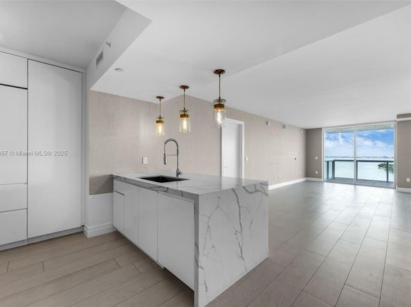 10 Venetian Way 1903, Miami Beach FL 33139