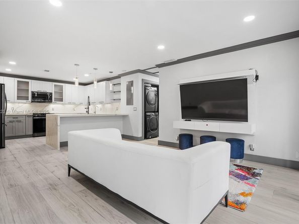 3175 Coral Ridge Dr 3175, Coral Springs FL 33065