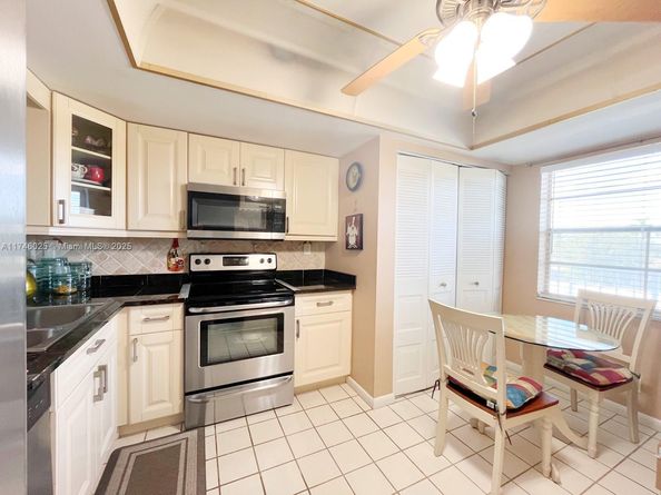 7690 NW 18th St 303, Margate FL 33063