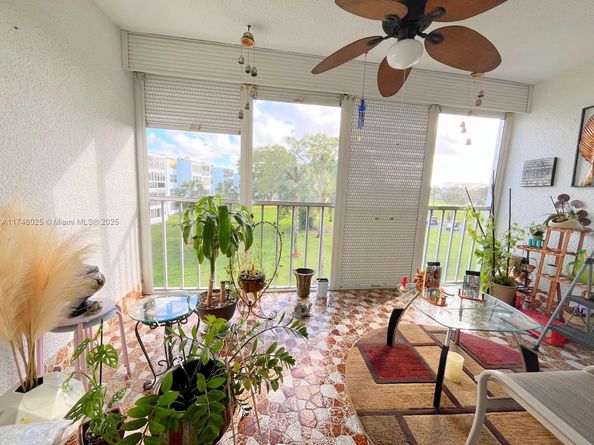 7690 NW 18th St 303, Margate FL 33063