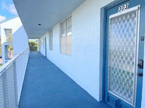 7690 NW 18th St 303, Margate FL 33063
