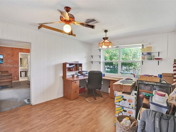 6091 SW 14th St, Plantation FL 33317