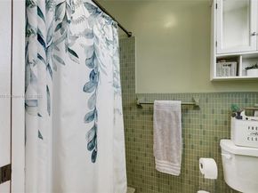 6091 SW 14th St, Plantation FL 33317