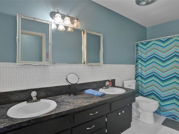 6091 SW 14th St, Plantation FL 33317