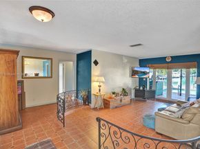 6091 SW 14th St, Plantation FL 33317
